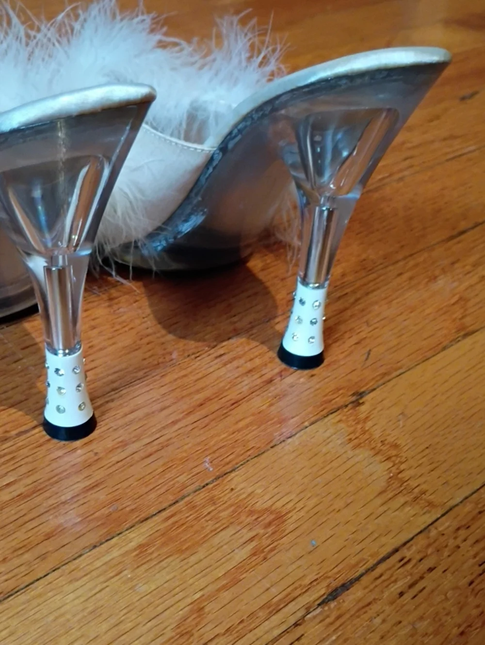 Pleaser Super Rare New White Maribou Size 7